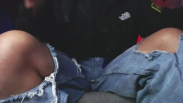 zacwatson  online show from October 20, 5:22 am