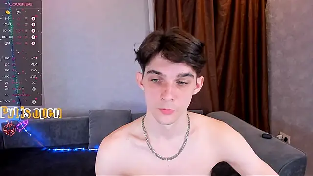 Aaron Boom online show from April 17, 9:50 pm