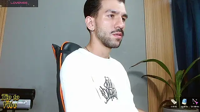 Mr WhiteCock online show from December 1, 9:07 pm