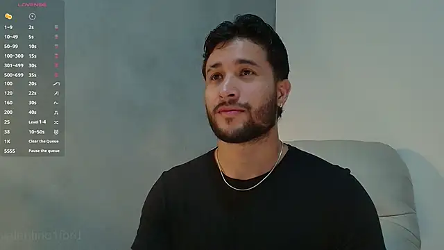 Snapshot of Valentinoford chatting on March 18, 3:34 am Valentinoford online show from March 18, 3:34 am