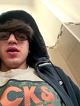 LucaDonna998 online show from October 19, 2:20 pm