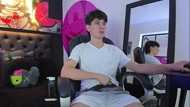 Santi delacruz online show from December 4, 1:42 pm