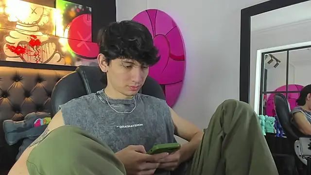 Santi delacruz online show from February 5, 3:20 pm