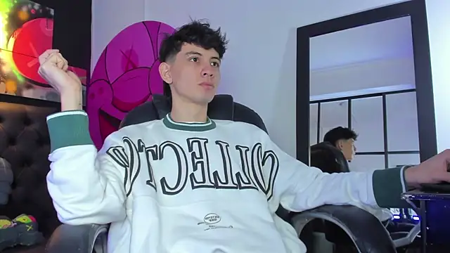 Santi delacruz online show from February 11, 2:35 pm