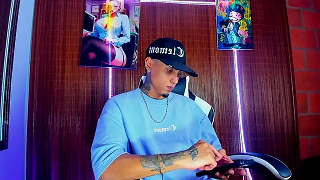 Liam lee online show from February 1, 9:57 pm