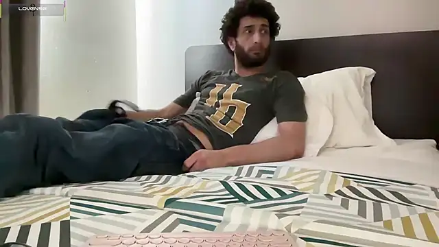 pantslesstraveler plt online show from September 28, 4:49 pm