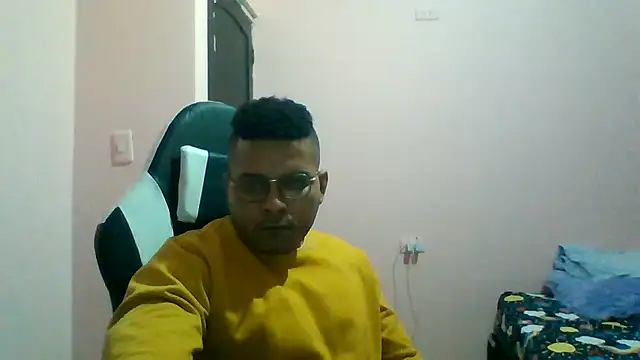 SaucyAffair0 online show from June 25, 11:52 pm