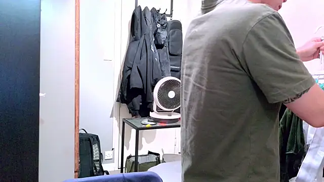 UndreamtM online show from February 15, 2:03 pm