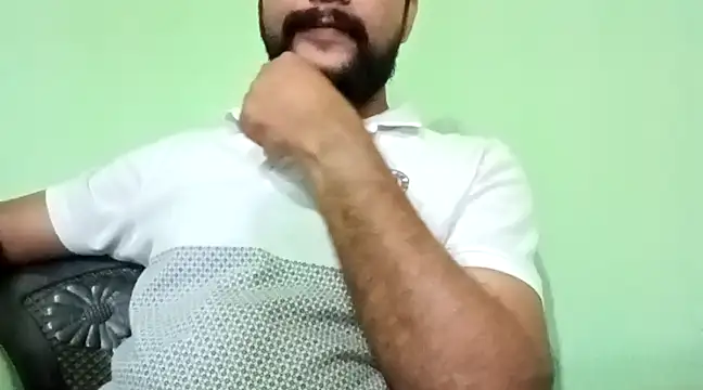 Snapshot of HathodaTyagi123 chatting on March 17, 10:27 am HathodaTyagi123 online show from March 17, 10:27 am