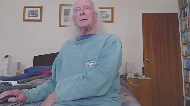 WaverlyKernow online show from March 25, 3:27 pm