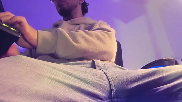 s sven03 online show from December 4, 4:52 am