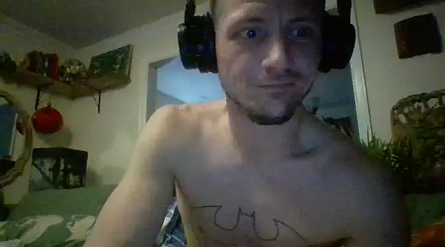 Snapshot of trash4cash chatting on December 29, 2:31 pm trash4cash online show from December 29, 2:31 pm