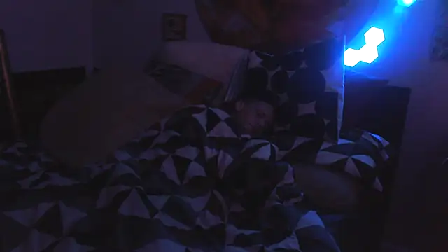 Snapshot of trash4cash chatting on February 22, 3:54 pm trash4cash online show from February 22, 3:54 pm