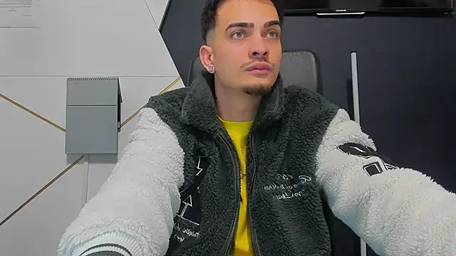 BrandonTate online show from January 18, 5:53 am