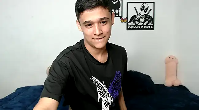 kaiine190 online show from March 8, 6:24 pm