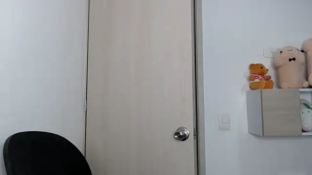 kaiine190 online show from October 18, 10:37 pm