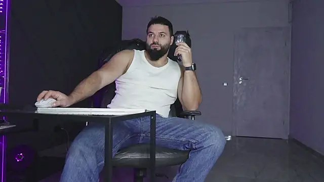 mattmasterss online show from January 9, 4:51 am