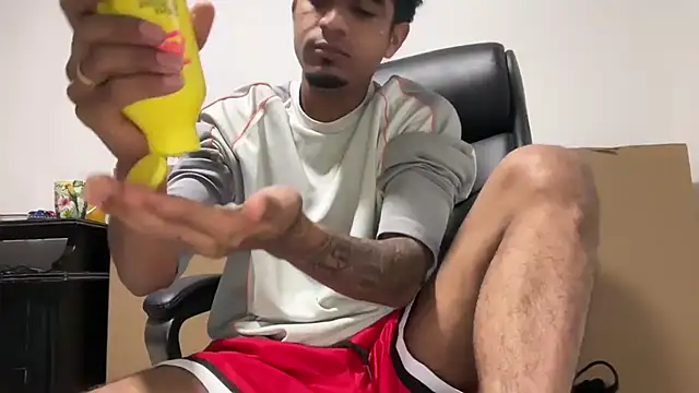 dominic brandd23 online show from January 6, 4:16 am