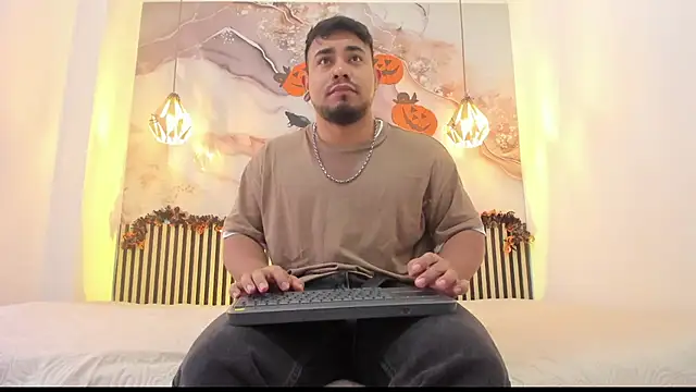 BrianMalonee online show from October 25, 1:02 pm