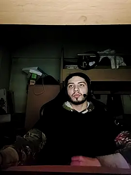 kleineid77 online show from March 31, 9:16 pm