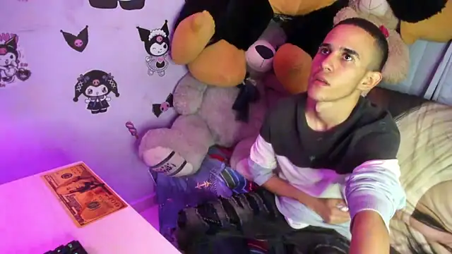 isaaclatino online show from February 4, 5:13 am