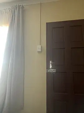 Gifttheskimaskboy online show from February 5, 7:15 am