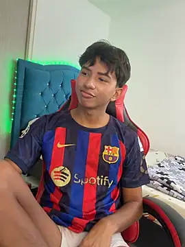 Leonarrrd 01 online show from March 6, 9:45 pm