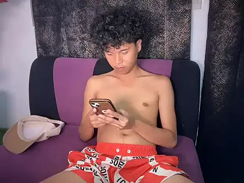 Asiantwink21 online show from January 16, 4:21 pm