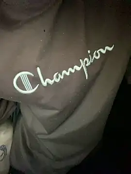 oguuxum online show from April 5, 8:38 pm