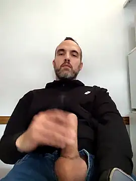 leon3875 online show from December 3, 3:29 pm