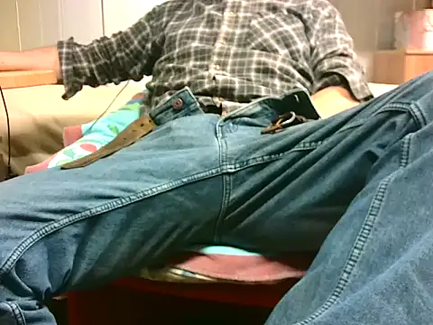 Giulio35 Pika online show from April 4, 4:15 pm