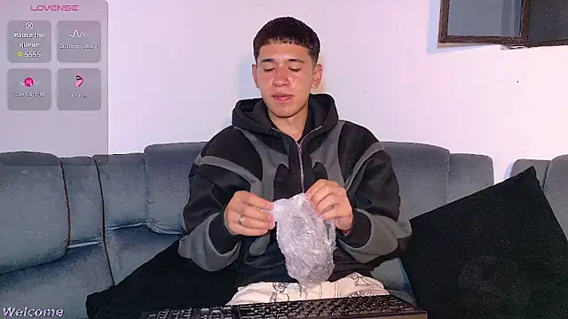 Mr daren  online show from March 7, 6:38 pm