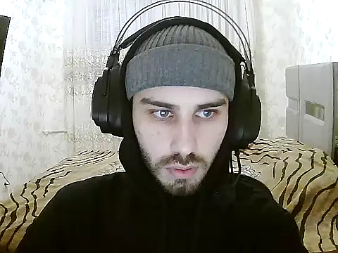 sweetbuddy3307 online show from December 22, 7:44 pm