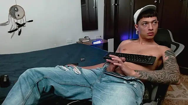 aaron blug online show from December 15, 11:13 pm