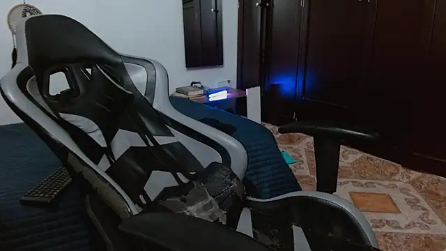 aaron blug online show from November 22, 11:26 pm