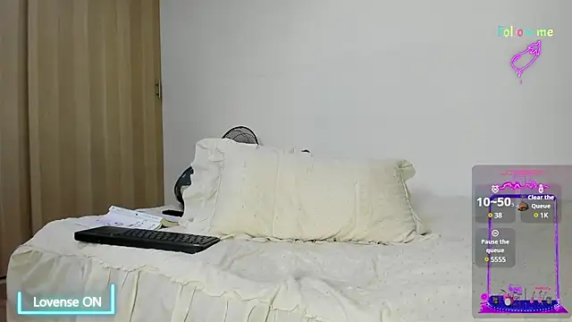 Snapshot of Sebastian-Dash chatting on December 4, 2:26 pm Sebastian-Dash online show from December 4, 2:26 pm