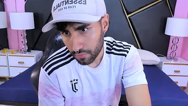 MilanZaire online show from November 5, 1:51 am