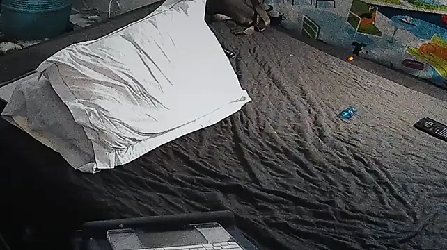 badboybrad11 online show from February 25, 8:25 am