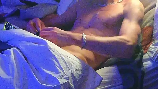 YouLikeBigDick9 online show from March 14, 7:59 am