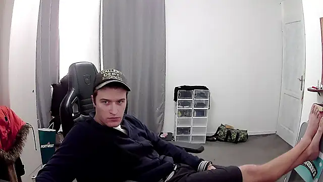 PKrisztian online show from February 8, 6:12 pm