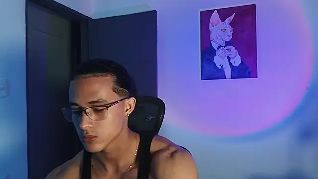 alejo x3 online show from March 6, 11:35 pm