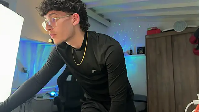 Kisan Smith online show from March 11, 3:24 am