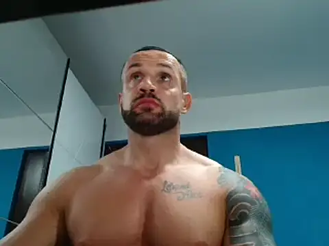 Snapshot of Magnificmuscles89 chatting on March 21, 9:34 pm Magnificmuscles89 online show from March 21, 9:34 pm