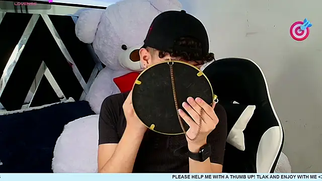 Niico Cruz online show from February 19, 4:34 am