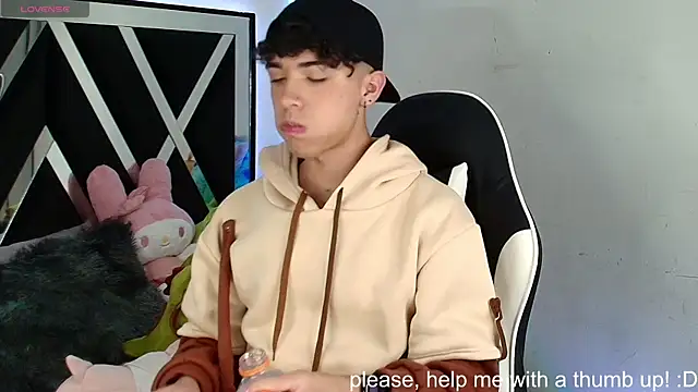 Niico Cruz online show from January 7, 1:28 am