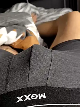 kleinerhannes3 online show from December 7, 5:37 am