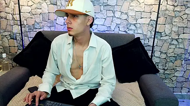 Bastiaan 28 online show from November 20, 4:56 am