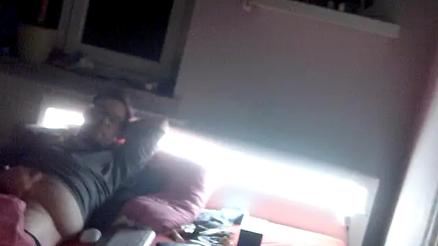 larsgessner30 online show from February 4, 1:55 am