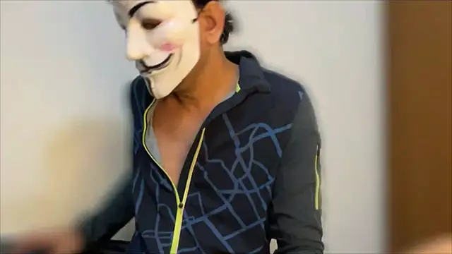 tentcum009c online show from September 23, 9:19 am