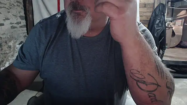 Newfiesausage1972 online show from November 20, 10:36 am